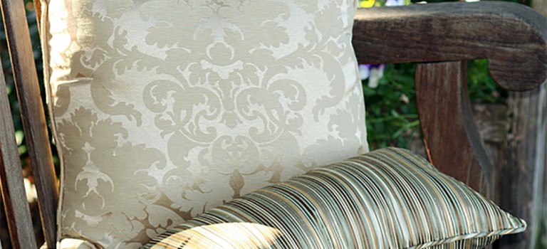 What’s the right throw pillow size for your decor? What’s the right throw pillow size for your decor?