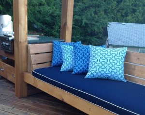 Bench cushion in basic colors A custom gift doesn't have to bring a lot of stress. Lean on basic color options to create a scene she'll love!