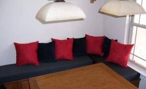 Kitchen cushions - Custom banquette cushions add trendy style