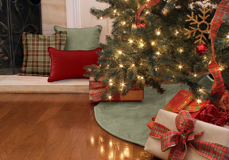 Designer-styled Christmas tree skirts, pillow covers and pillow sets can add pizzazz to your current seasonal decor. This Christmas tree skirt and pillow set is shown in the Holiday Heritage designer collection. Designer-styled Christmas tree skirts, pillow covers and pillow sets can add pizzazz to your current seasonal decor. This Christmas tree skirt and pillow set is shown in the Holiday Heritage designer collection.