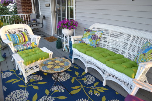 emerald green outdoor seating