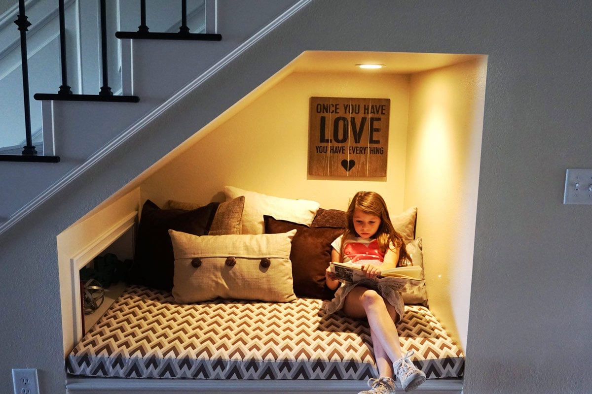 Reading-Nook-Under-the-Stairs