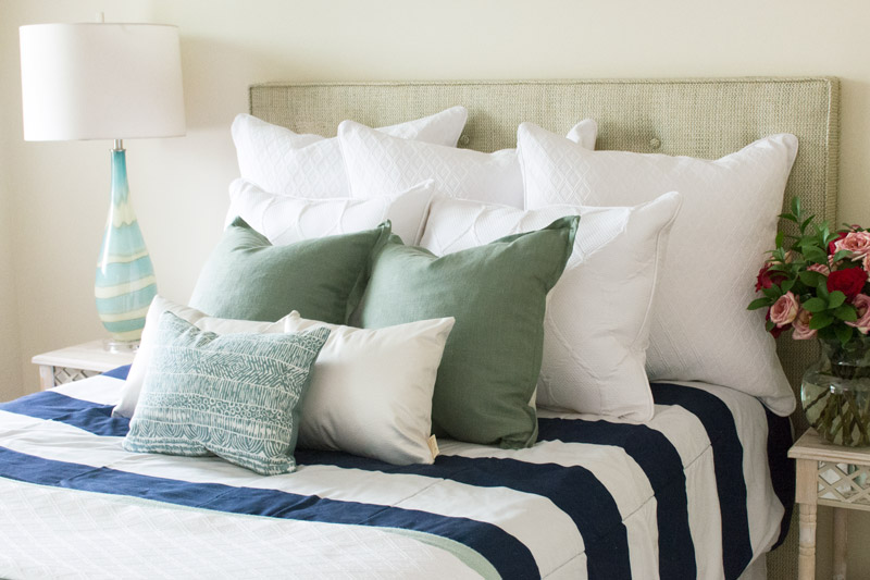 CUSHION-SOURCE-_-BEDROOM-TIPS-MORE-PILLOWS