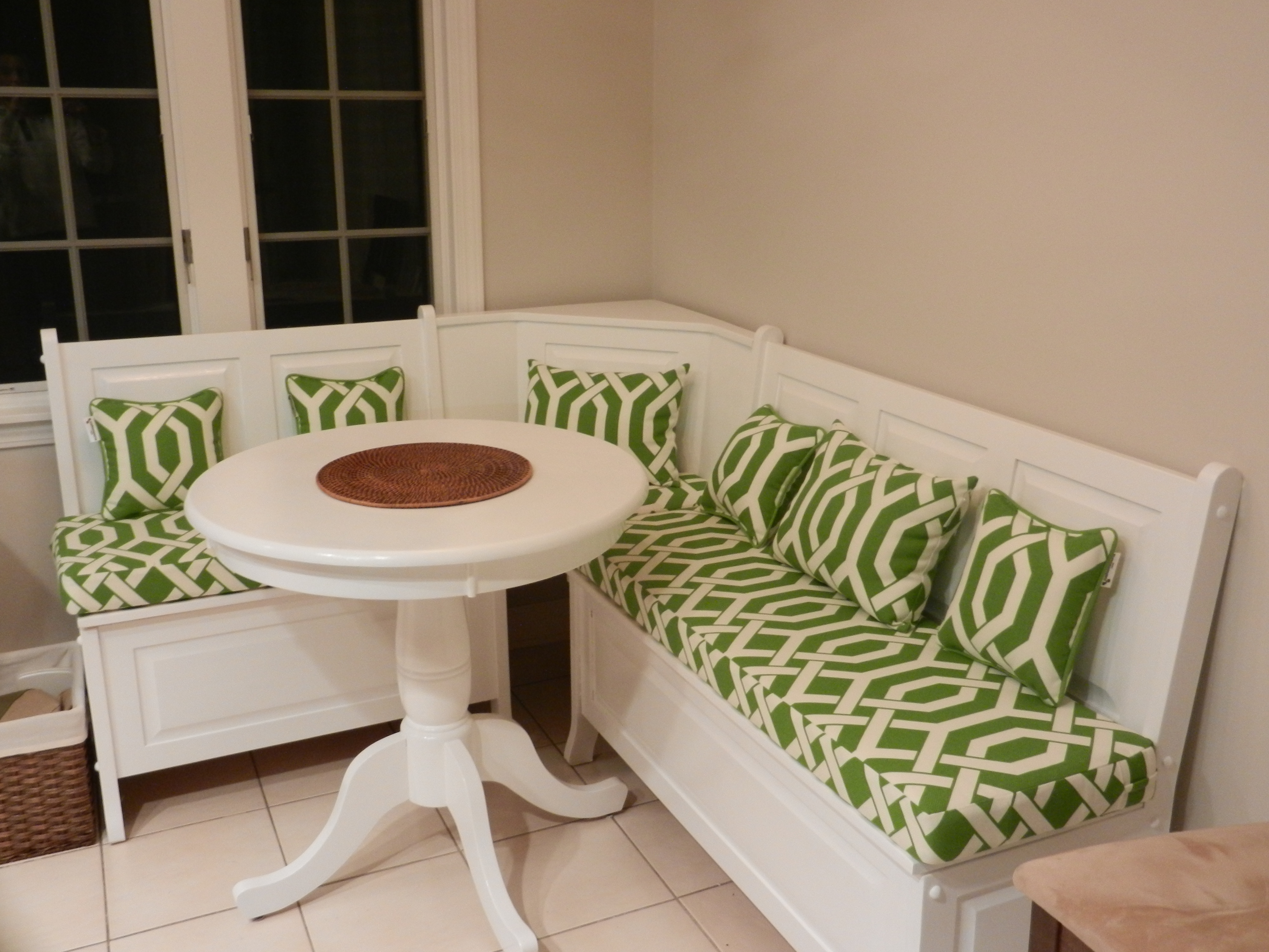 bench-breakfast-nook-cushion-source