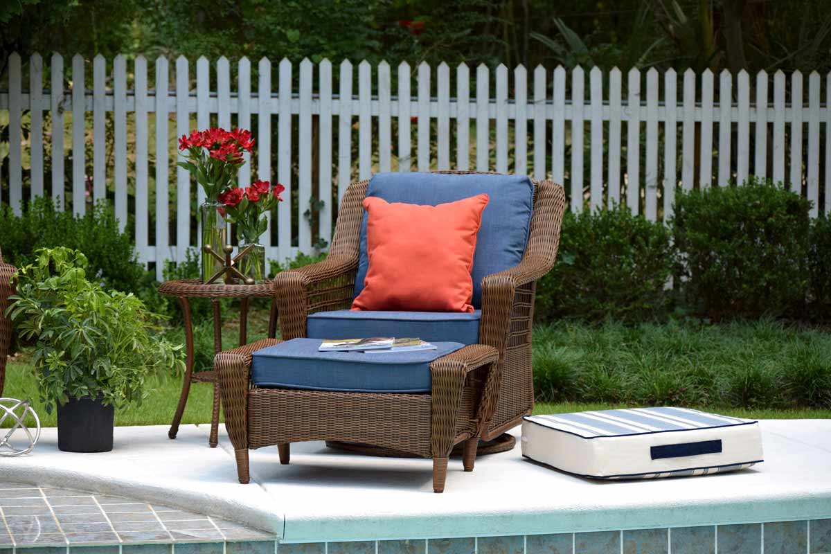 Poolside Seating